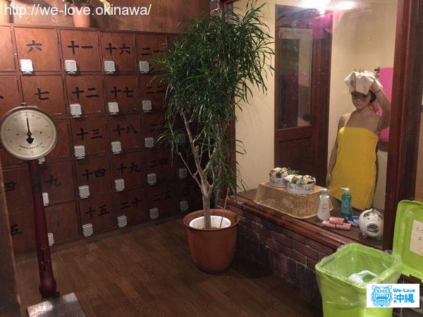 朝まで屋入口付近