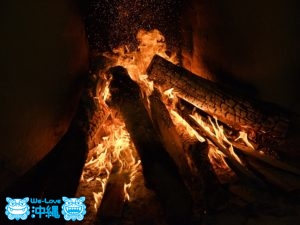 読谷山焼・北窯の登り窯とやちむん作り、窯に火を入れる